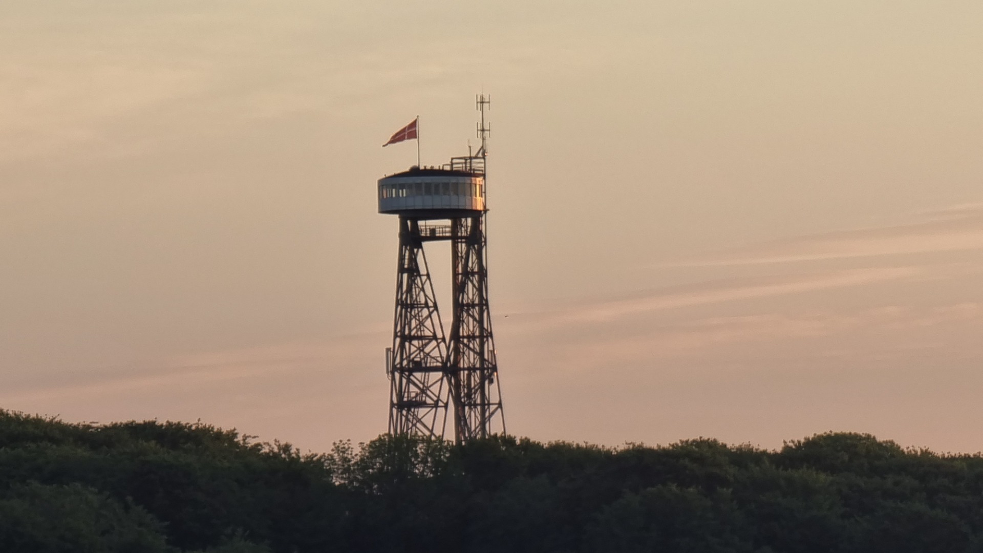 The Aalborg Tower is Aalborg’s tallest landmark, allowing you to enjoy a breathtaking view of Aalborg and its surroundings. On a clear day you can see most of Nordjylland up to Denmarks northernmost Point by the town of Skagen.